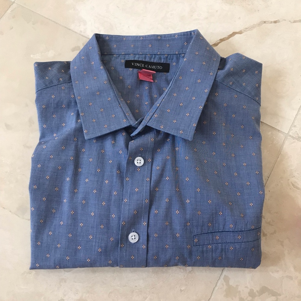 Vince Camuto Short Sleeve Button Up